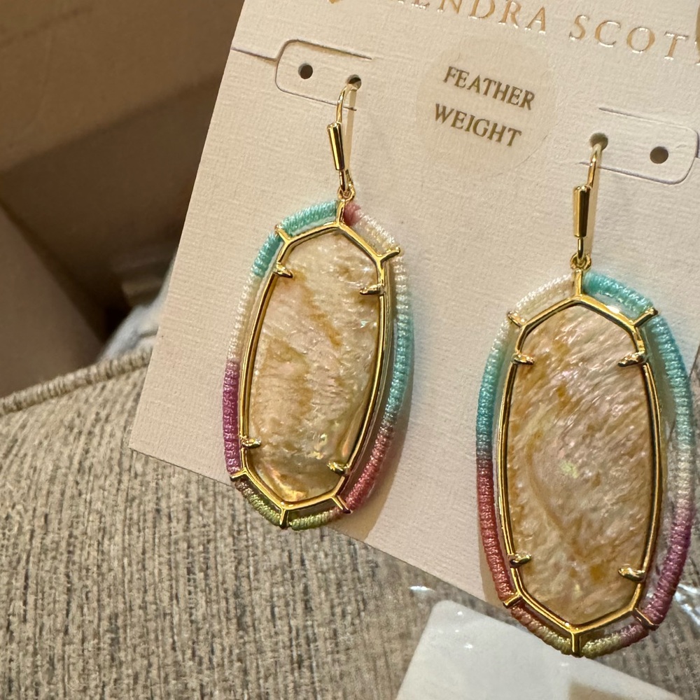 🎉LAST PIECE🎉Kendra Scott Threaded Elle Gold Drop Earrings - Picture 6 of 6